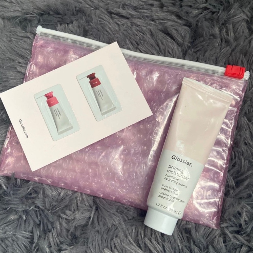 ✨Glossier Priming Moisturizer✨